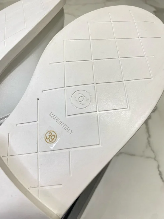 CHANEL Quilted Turnlock Logo Mule Slip-On Lambskin Slide Sandals Women's Size 39 - Picture 7 of 15